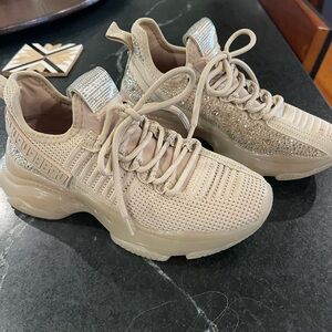 Stylish Women's Sneakers in Beige